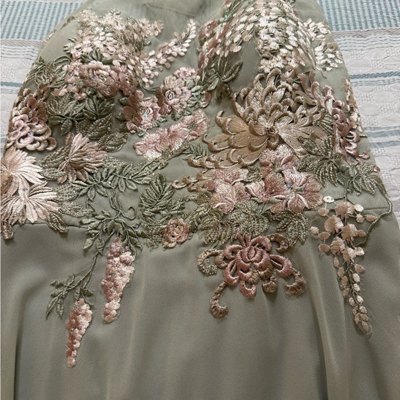 Cachet Sage Green Floral Embroidered Dress - Picture 3 of 10